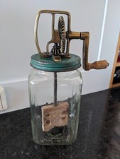 Historische Buttermaschine