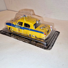 GAZ 21 Wolga Polizei gelb blau