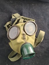Auer Gasmaske 735 Vollmaske DDR ? Dachbodenfund alt antik selten Militär