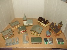 Verschiedene Dorfgebäude in N