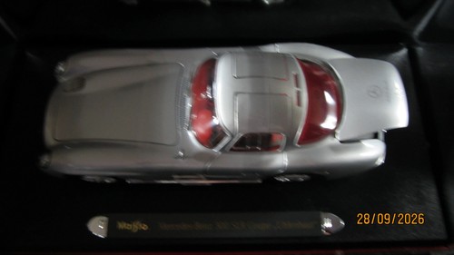 Maisto mercedes benz 300 - maisto, 1:18