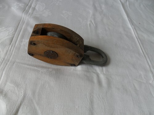 Alte seilrolle umlenkrolle - seilrolle,