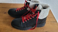 Damen Boots Gr. 41  Winterstiefel warme Winterschuhe schwarz rote Schnürsenkel