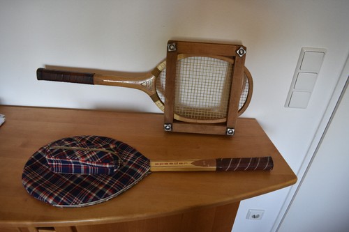 Alter tennisschläger mit - alter,