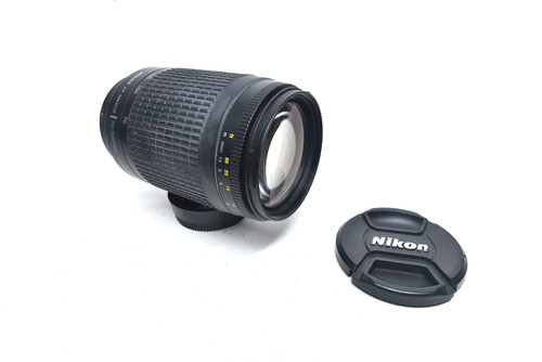 Nikon nikkor 300mm 5 - 70-300mm, f4.0-5.6
