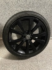 4Original VW  Alufelge 5C0601025N 8x19 Zoll, ET48 Glanz Schwarz Reifen 235 40 19