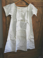 Original altes Leinen Damen-Hemd, Nachthemd, geklöppelte Spitze ca. 1900- 1920 4