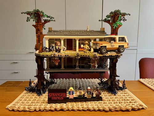 Lego stranger things die - stranger,