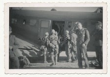 Foto Ausladen vom Ju 52 Flugzeug nach der Landung auf Kreta Griechenland 1942