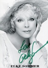 Elke Sommer - seltenes original Autogramm auf Karte