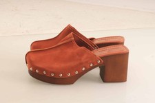Clogs mit Plateau Sohle -