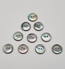10 graue Perlmutt Knöpfe 2-Loch 13 mm / Mother-of-Pearl Button Bouton Nacre D8