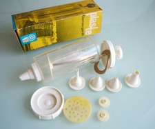 DDR  Garniergerät,Kuchenspritze, VEB Zella-Mehlis ,PLASTE WEIß , IN OVP