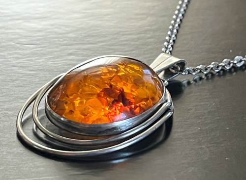 Bernstein amulett der veb - bernstein-amulett,