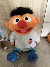 Sesamstrasse Ernie XXL Stofftier mit Pulli & Socken von der Sesamstrasse