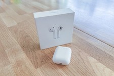 Original Apple AirPods Ladecase MMEF2ZM/A