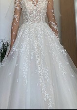 Brautkleid mit botanischer