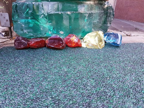 Ein großer glasbrocken - ein, kg