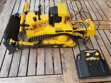 Matchbox RC große CAT Planierraupe, Heckaufreißer + Fernsteuerung, Sound & Licht