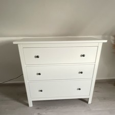 Weiße Kommode aus Holz, 3