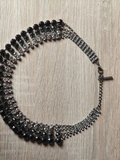 Schönes Collier / Modeschmuck/ verschiedene Strasssteinen in schwarz und silber