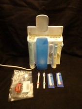 Oral-B OxyJet Munddusche/ Zahnbürste Pflegecenter Zahnpflege System
