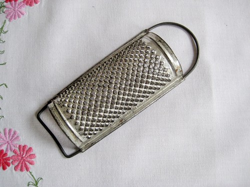 Alte kleine reibe vintage - reibe,