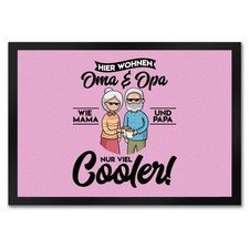 Hier wohnen Oma & Opa