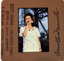 1990 ANNETTE FUNICELLO CANDID