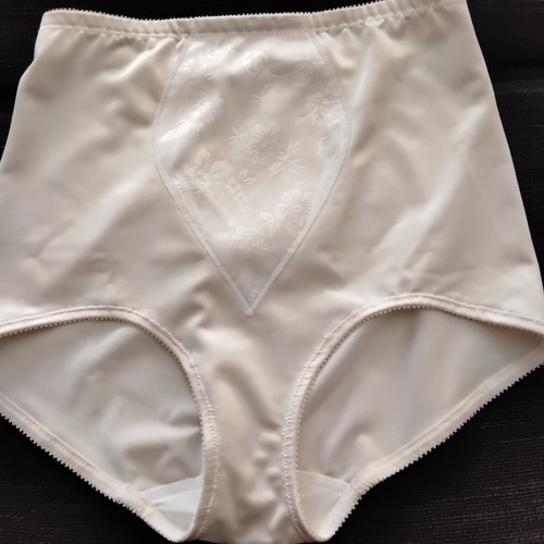Triumph miederhose größe - ,