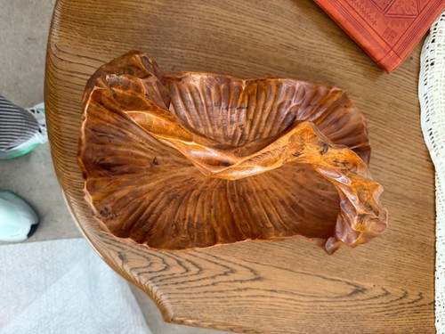 Holzschale geschnitzt