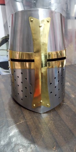 Kreuzritterhelm