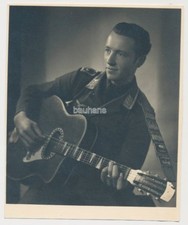 Portrait Luftwaffe Soldat mit Gitarre Kampfgeschwader KG 50-KG 40(S687)