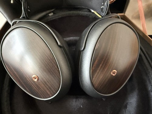 Meze liric high end - –, high-end
