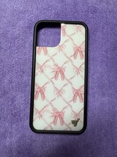 Wildflower Case iPhone 14 – Designer-Hülle, Pink mit Schleifen