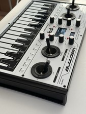 Future Retro Vectra Digital