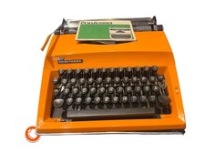 1970er Triumph Contessa de luxe Schreibmaschine mit Koffer orange Vintage