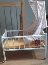 Puppenbett aus Holz, gebraucht, sehr guter Zustand