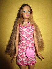 B1353) BRÜNETTE FASHIONISTAS