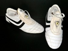 KWON Chosun Plus TKD Schuhe Taekwondo weiß Gr 45 Boy used
