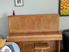 Pfeiffer Klavier Baujahr Ca 1935 Guter Zustand Inkl Hocker Zu Verkaufen