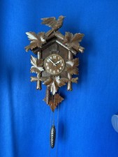 Antike Schwarzwälder Kuckucksuhr Mechanisch Holz Geschnitzt Mit Kuckuck & Pendel