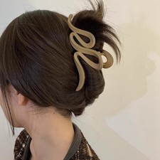 Wunderschöne Farben in großen Acryl Wellen Clips für jede Frau Kleiderschrank