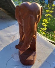 Handgeschnitzter elefant aus - handgeschnitzter,