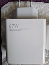 67 Watt Netzteil in weiß