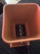 Maruti Manueller Getreide- und Gewürzzerkleinerer Handkurbelmühle Indisches Küchenwerkzeug