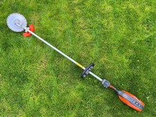 Husqvarna Akku 525iLXT mit Grasschere Aufsatz RA-V Rasentrimmer Freischneider