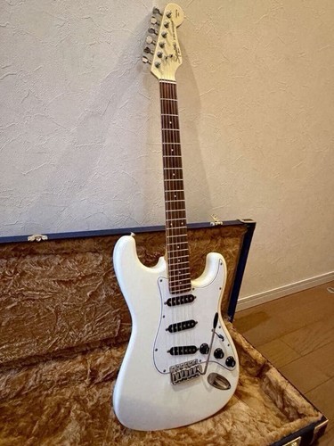 Squier 551 serial - st-551,