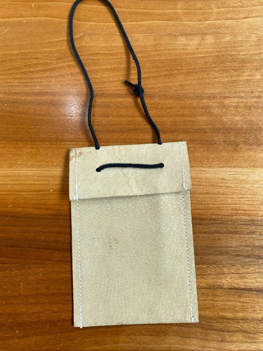Brustbeutel aus leder - brustbeutel, –
