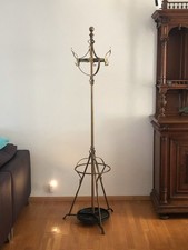 antiker Kleiderständer aus